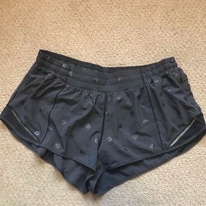 NWOT Lululemon logo polka dot Hotty Hot shorts